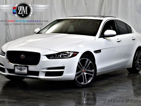 Used 2017 Jaguar XE Premium image 1