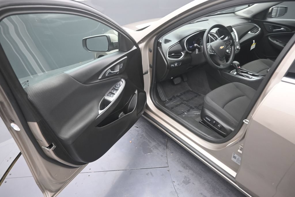 Used 2024 Chevrolet Malibu RS FWD image 10