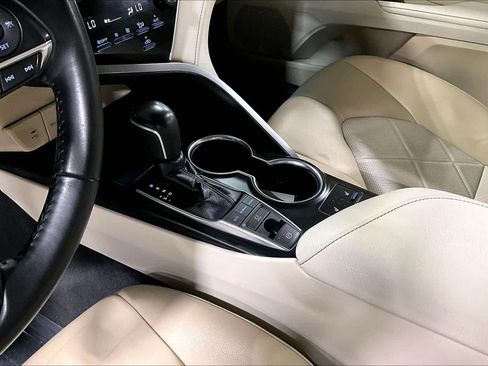 Certified 2018 Toyota Camry XLE w/ Audio Package FWD image 17