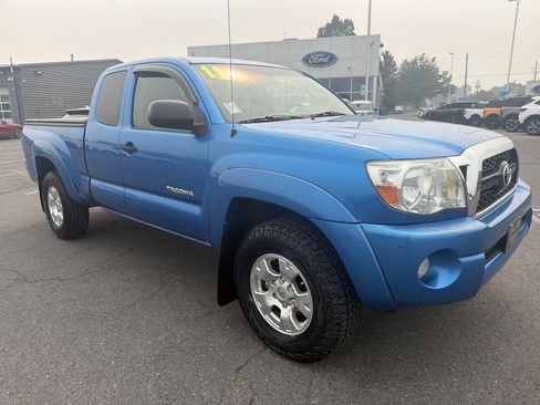 Used 2011 Toyota Tacoma 4x4 Access Cab V6 w/ SR5 Pkg #2 image 1