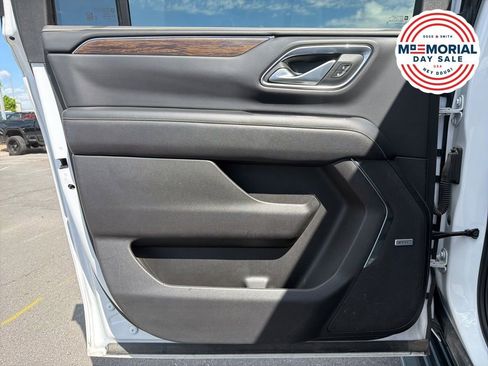 Used 2023 Chevrolet Suburban Premier AWD/4WD image 22
