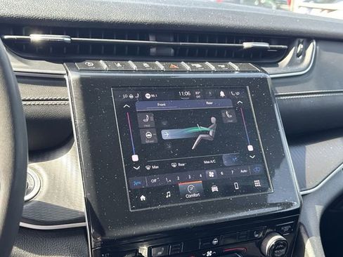 Used 2023 Jeep Grand Cherokee L Laredo image 20