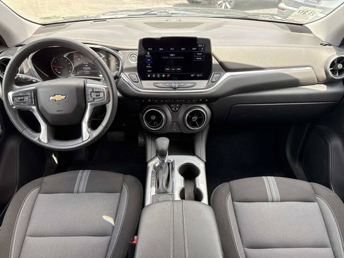 Used 2025 Chevrolet Blazer LT FWD image 17