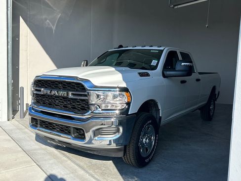 New 2024 RAM 2500 Tradesman w/ Chrome Appearance Group image 4