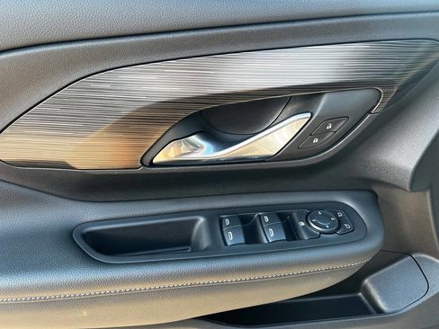 Used 2024 GMC Terrain SLE image 18