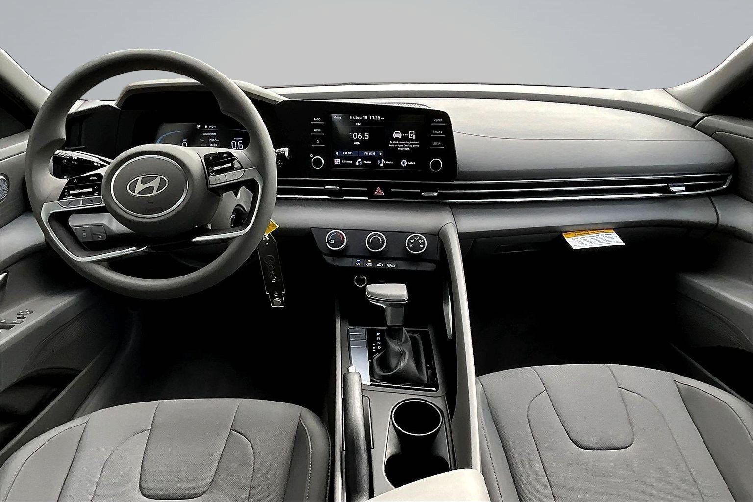 Used 2026 Hyundai Elantra SE FWD image 6