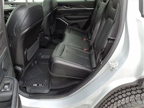 Used 2022 Jeep Grand Cherokee Limited image 14