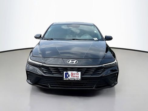 Used 2024 Hyundai Elantra SEL FWD image 2