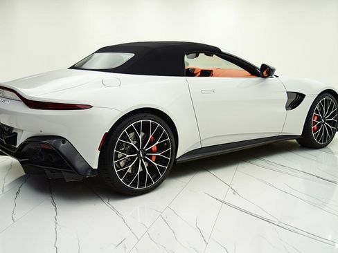 Used 2023 Aston Martin V8 Vantage Roadster RWD image 27