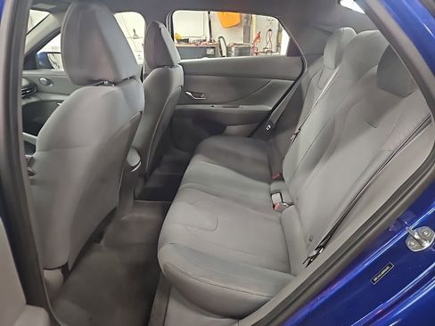 Used 2021 Hyundai Elantra SE image 23