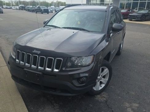 Used 2016 Jeep Compass Sport w/ Power Value Group AWD/4WD image 2