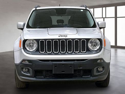 Used 2016 Jeep Renegade Latitude AWD/4WD image 3