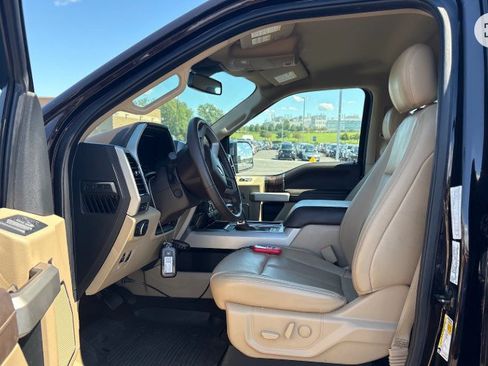 Used 2019 Ford F150 Lariat w/ Equipment Group 502A Luxury AWD/4WD image 7