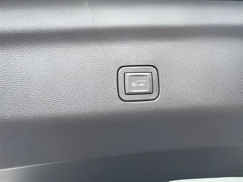 New 2026 Chevrolet Suburban High Country AWD/4WD image 10
