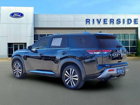 Used 2023 Nissan Pathfinder Platinum w/ Cargo Package image 4