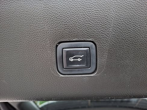 Certified 2023 Chevrolet Traverse LT AWD/4WD image 30