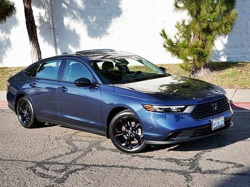 Certified 2025 Honda Accord SE image 1