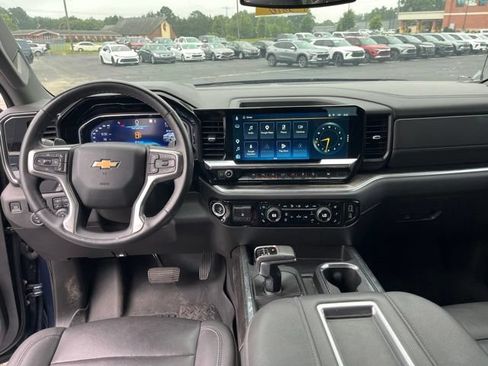 Used 2022 Chevrolet Silverado 1500 LTZ AWD/4WD image 16