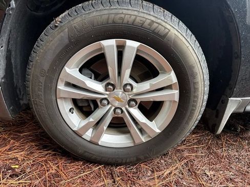 Used 2012 Chevrolet Equinox LT FWD image 2