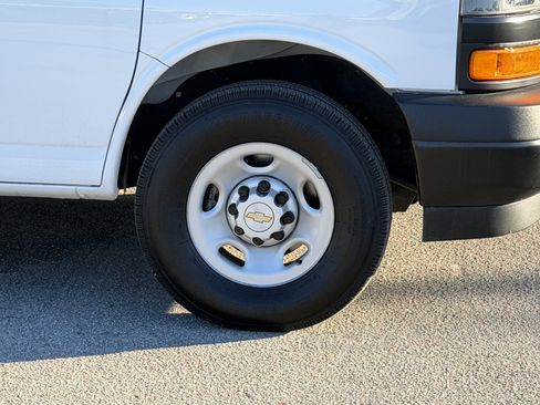 Used 2024 Chevrolet Express 3500 LS image 9