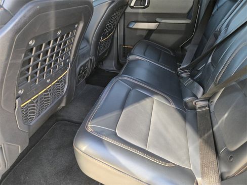 Used 2023 Ford Bronco Badlands image 31
