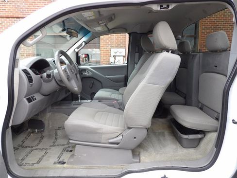 Used 2016 Nissan Frontier S image 12