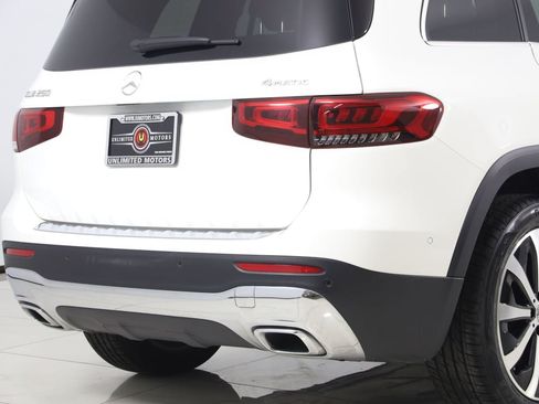 Used 2023 Mercedes-Benz GLB 250 4MATIC image 49
