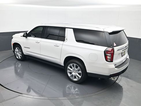 Used 2024 Chevrolet Suburban High Country AWD/4WD image 20