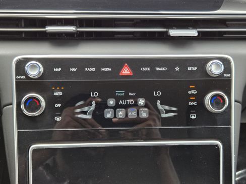 Used 2025 Genesis GV80 2.5T Standard AWD/4WD image 15