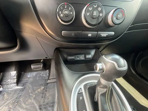 Used 2015 Kia Soul + FWD image 29
