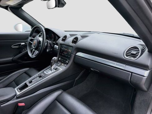 Used 2017 Porsche 718 Boxster RWD image 13