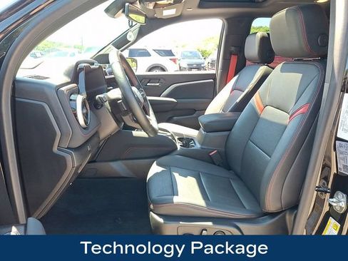 Used 2024 Chevrolet Colorado Z71 w/ Z71 Convenience Package 2 AWD/4WD image 2