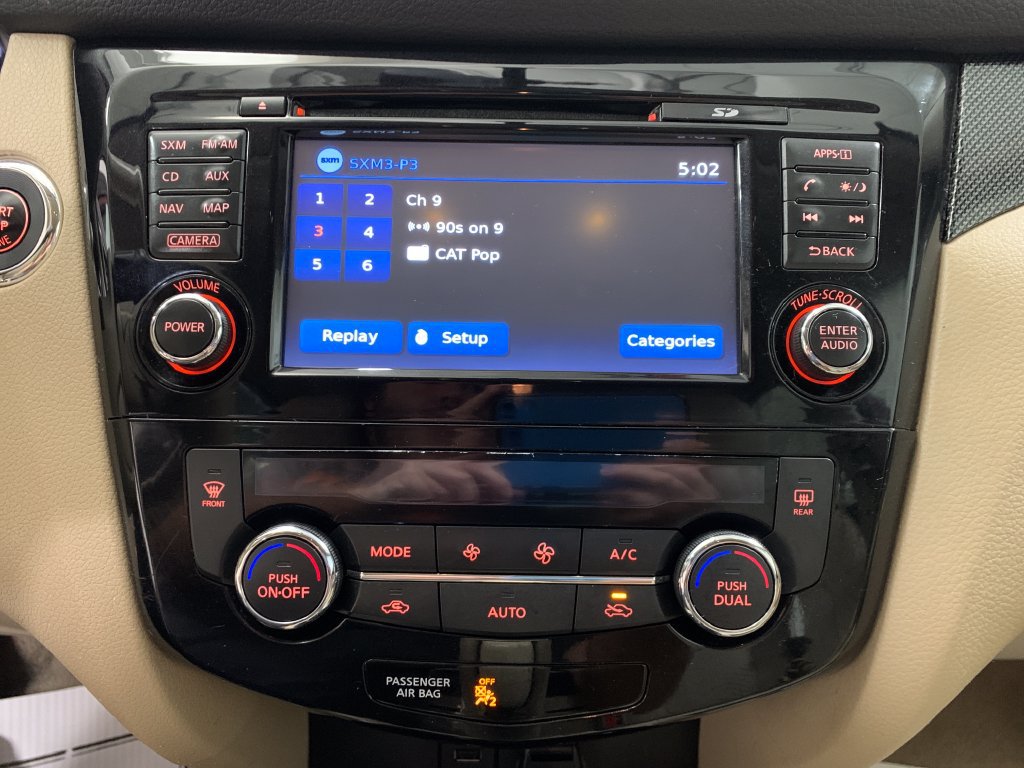 Used 2015 Nissan Rogue SL FWD image 27