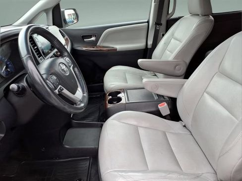 Used 2015 Toyota Sienna Limited Premium AWD/4WD image 13