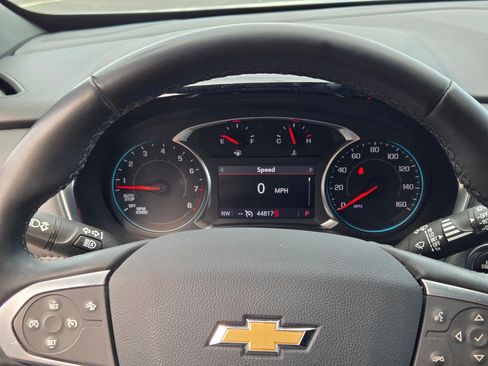 Used 2023 Chevrolet Traverse LT image 35