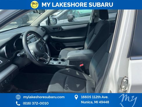 Used 2019 Subaru Outback 2.5i AWD/4WD image 10