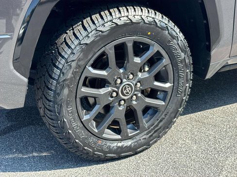 Used 2023 Toyota Tundra Platinum AWD/4WD image 7