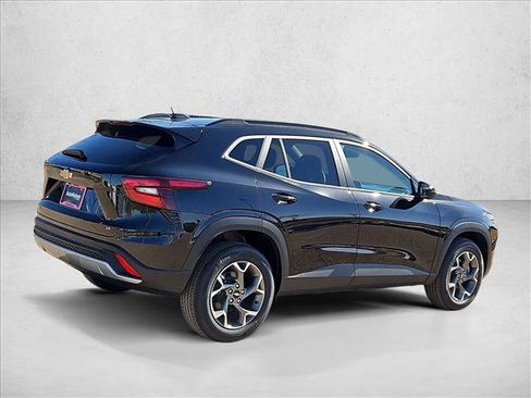 New 2026 Chevrolet Trax LT w/ LT Convenience Package image 2