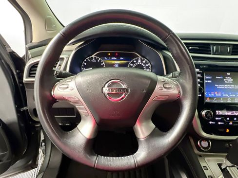 Used 2018 Nissan Murano SV w/ Premium Package image 17