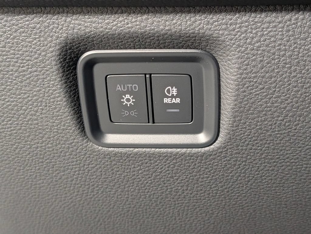 Certified 2026 Porsche Cayenne AWD/4WD image 29