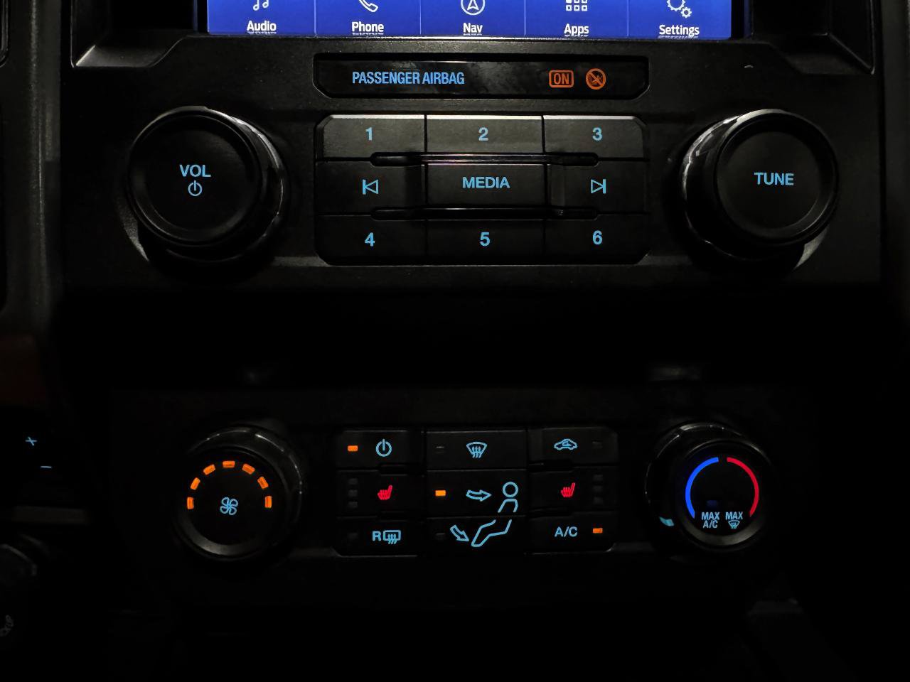 Used 2022 Ford F250 XLT w/ XLT Premium Package AWD/4WD image 27