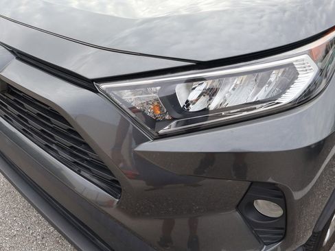 Used 2021 Toyota RAV4 XLE Premium FWD image 3
