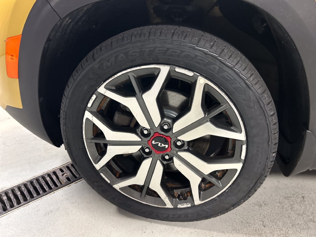Used 2022 Kia Seltos SX AWD/4WD image 9