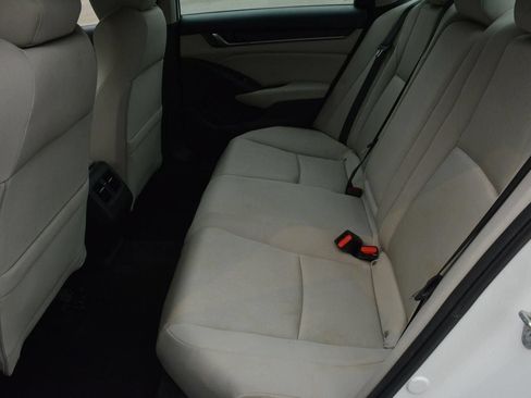 Used 2018 Honda Accord EX image 12