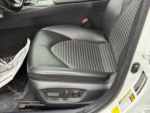 Used 2024 Toyota Camry SE image 15