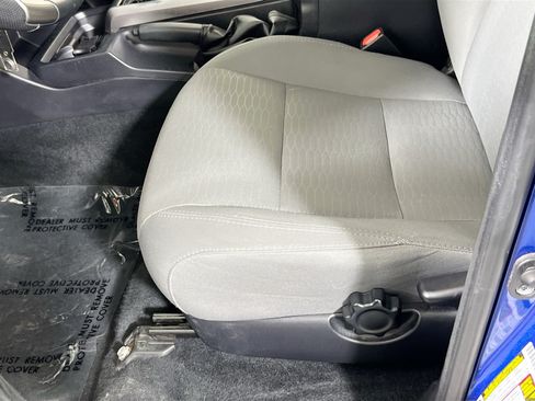 Used 2018 Toyota Tacoma SR5 AWD/4WD image 18