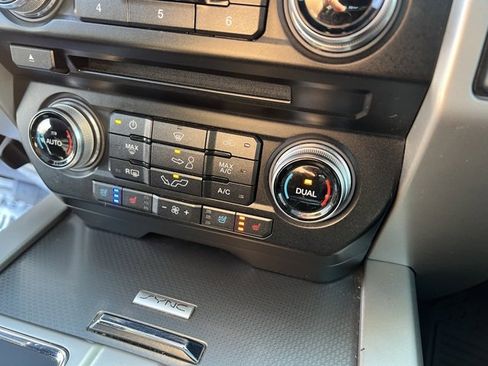 Used 2015 Ford F150 Lariat w/ Equipment Group 501A Mid image 31