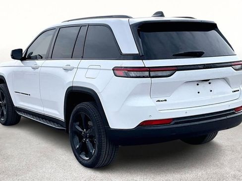 Used 2024 Jeep Grand Cherokee Limited w/ Black Appearance Package image 16