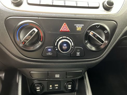 Used 2020 Hyundai Accent SE FWD image 16