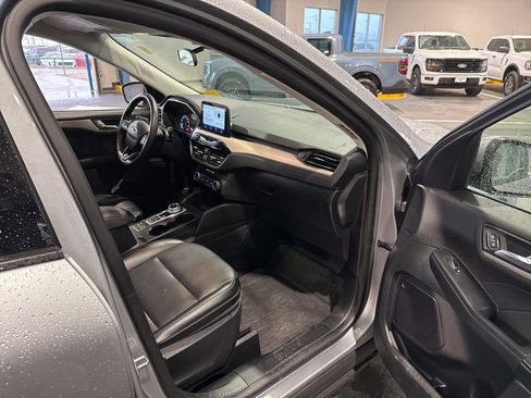 Used 2022 Ford Escape SEL image 15